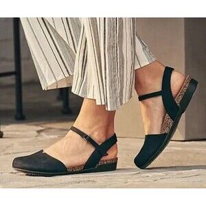 Dansko Rowan Sandal Mary Jane Black Nubuck Suede Size EU41 / US 10.5-11